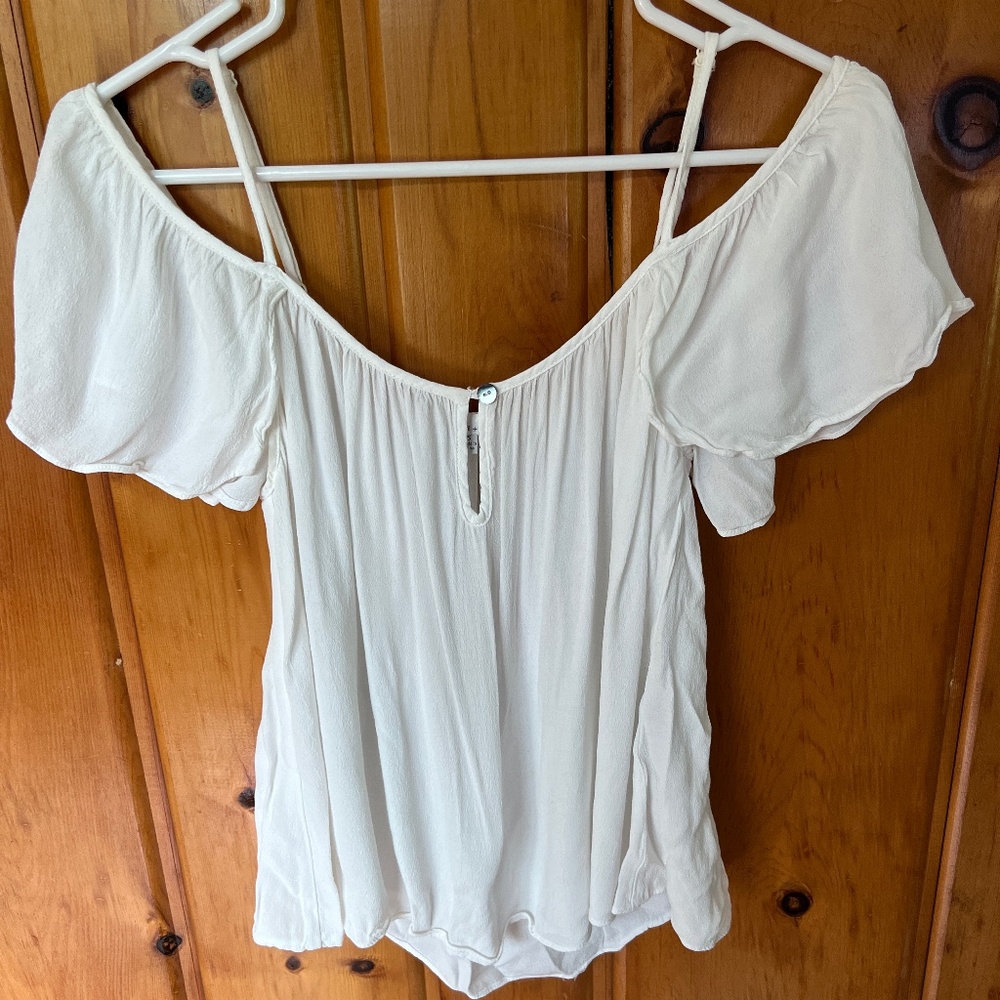 Lovers + Friends Off the shoulder top